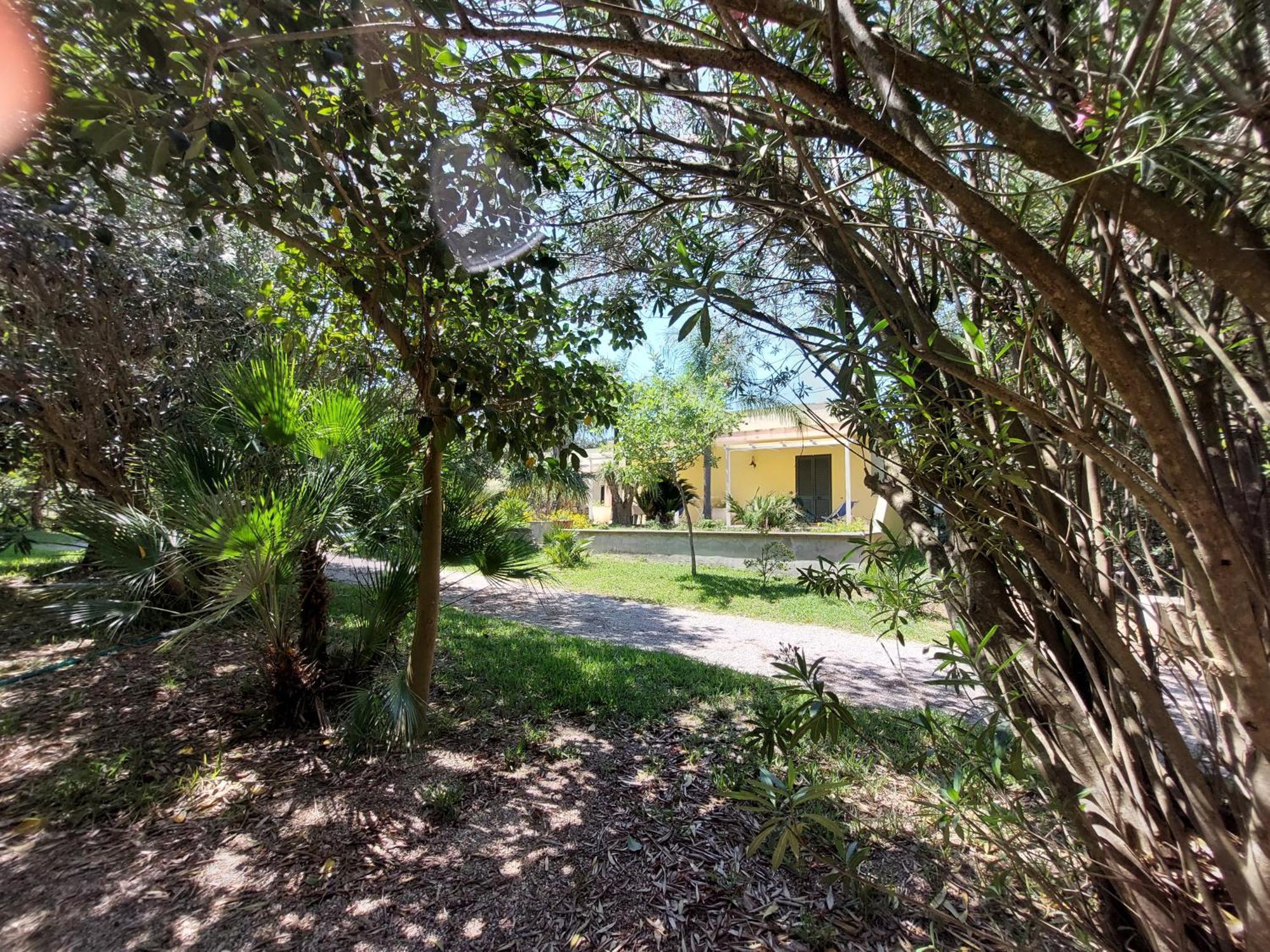 Masseria Lama Torre dell'Orso Exterior photo